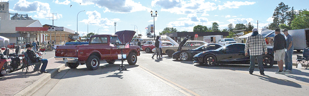 New Town Chamber Hosts Car And Motorcycle Show
